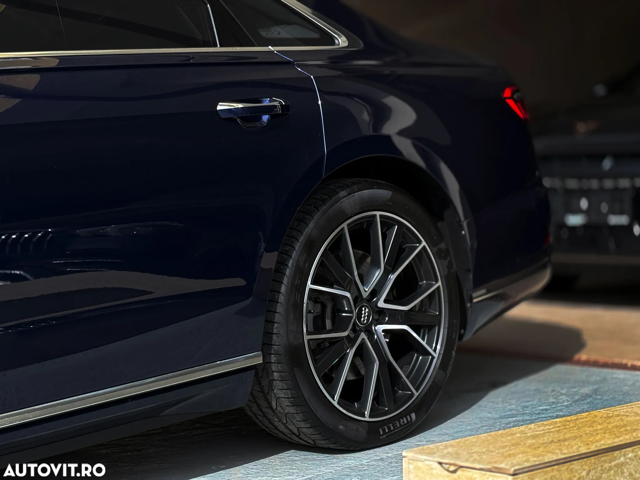 Audi A8 55 TFSI quattro Tiptronic MHEV - 5