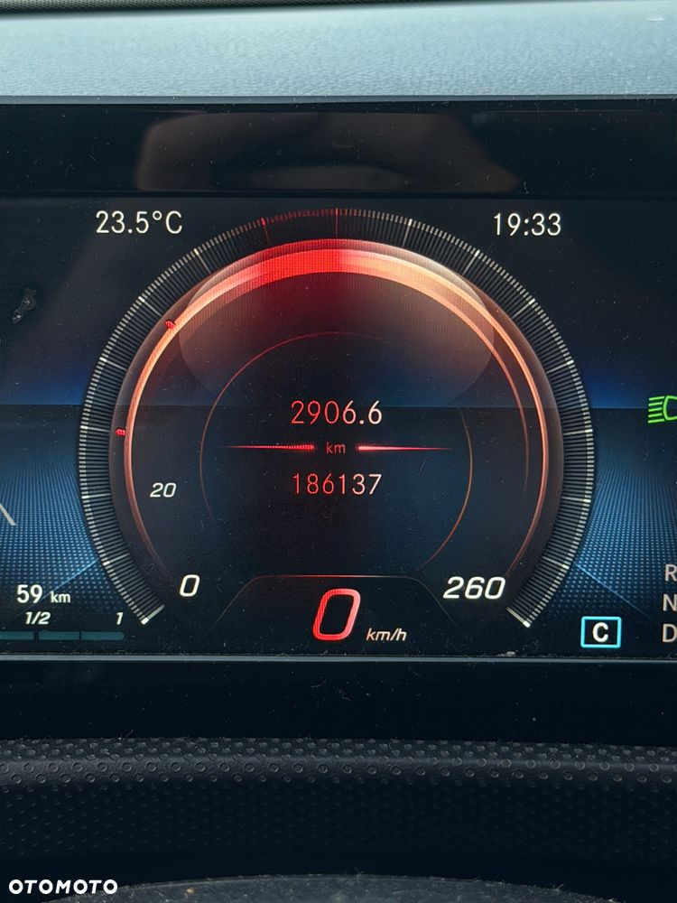 Mercedes-Benz CLA 200 d 4-Matic 8G-DCT - 5