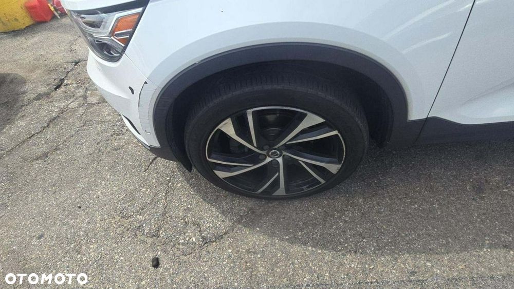 Volvo XC 40 T5 AWD R-Design - 14