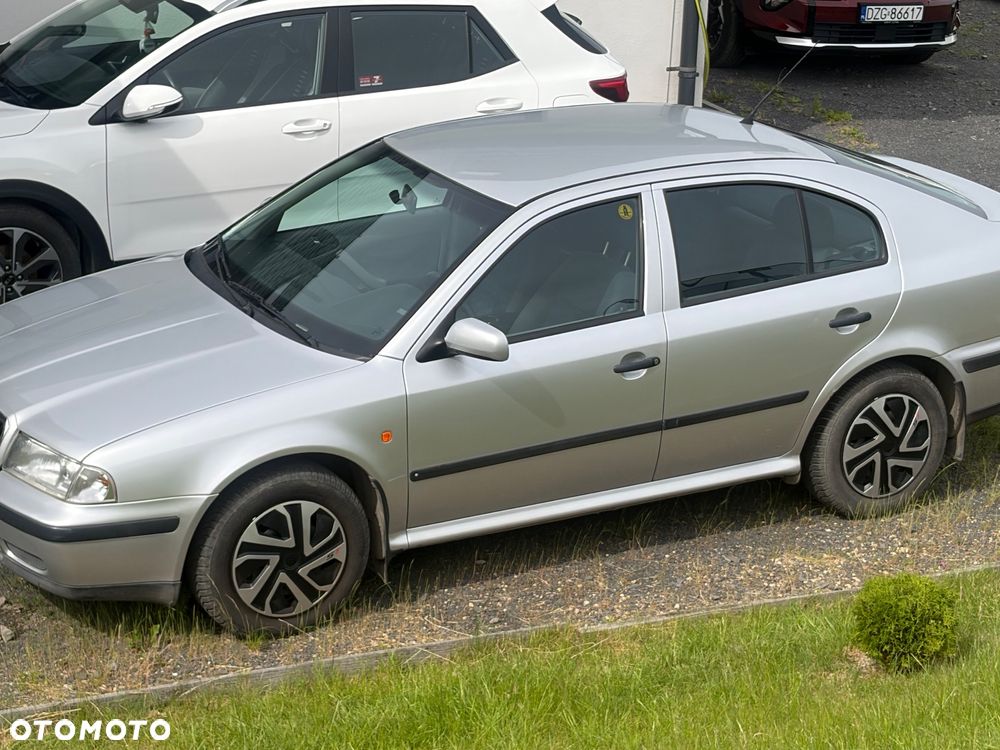 Skoda Octavia 1.6 GLX - 2