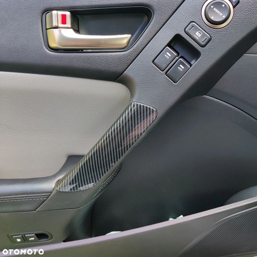 Hyundai Genesis - 13