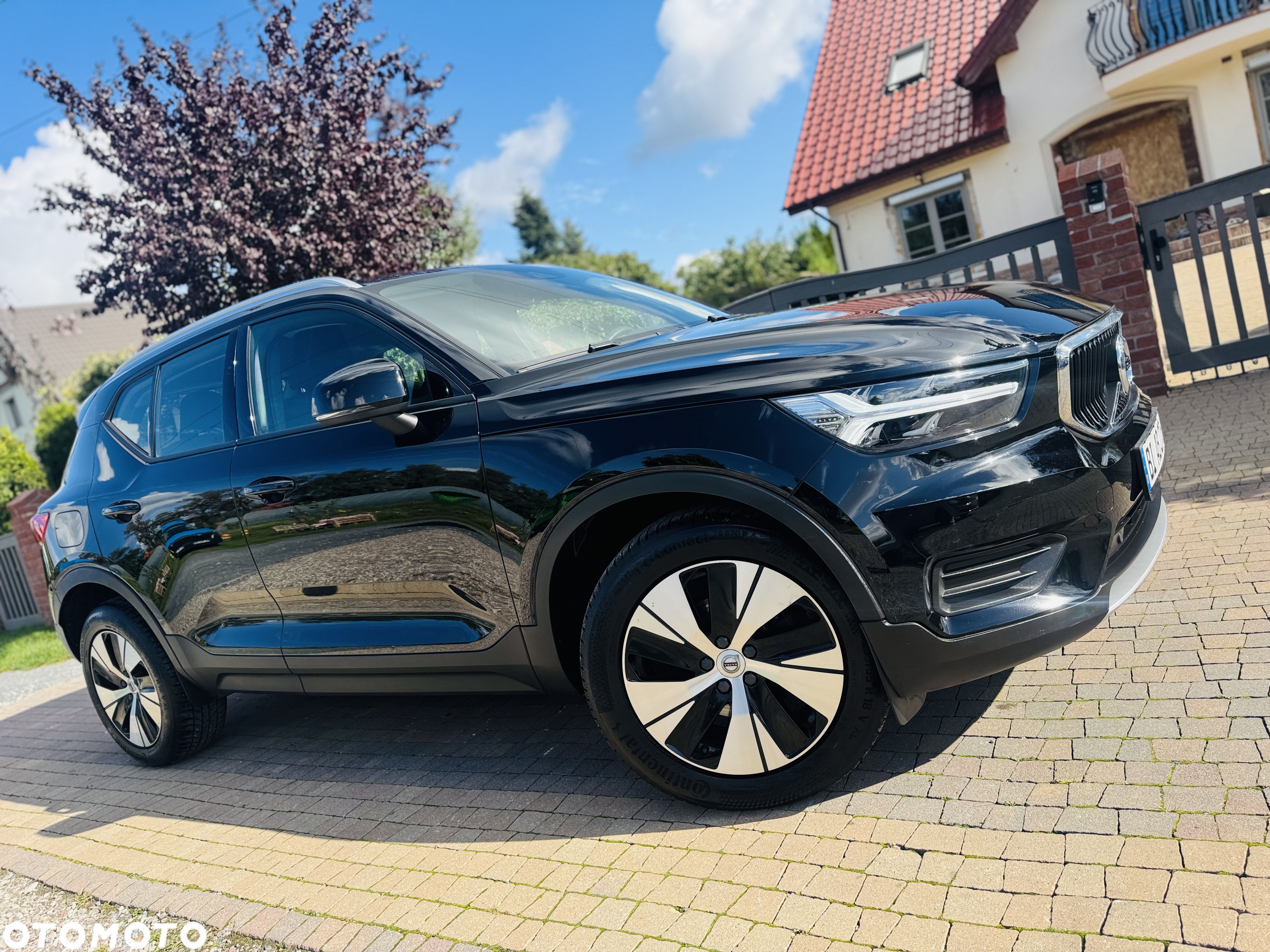Volvo XC 40 T2 Plus Dark - 1