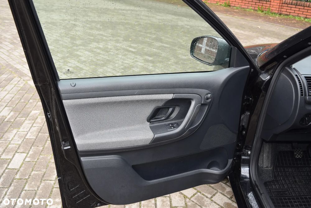 Skoda Fabia 1.2 HTP Active - 14