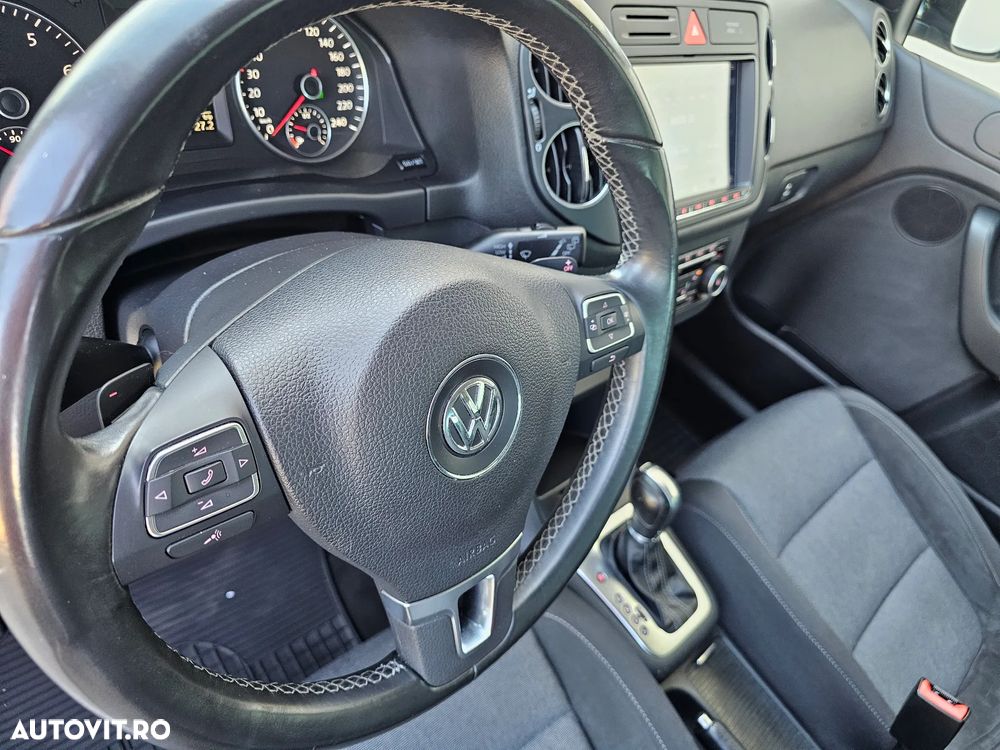 Volkswagen Golf Plus 1.2 TSI DSG Style - 21
