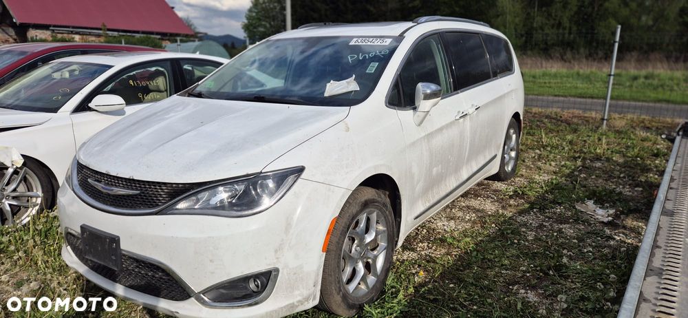 Chrysler Pacifica - 1