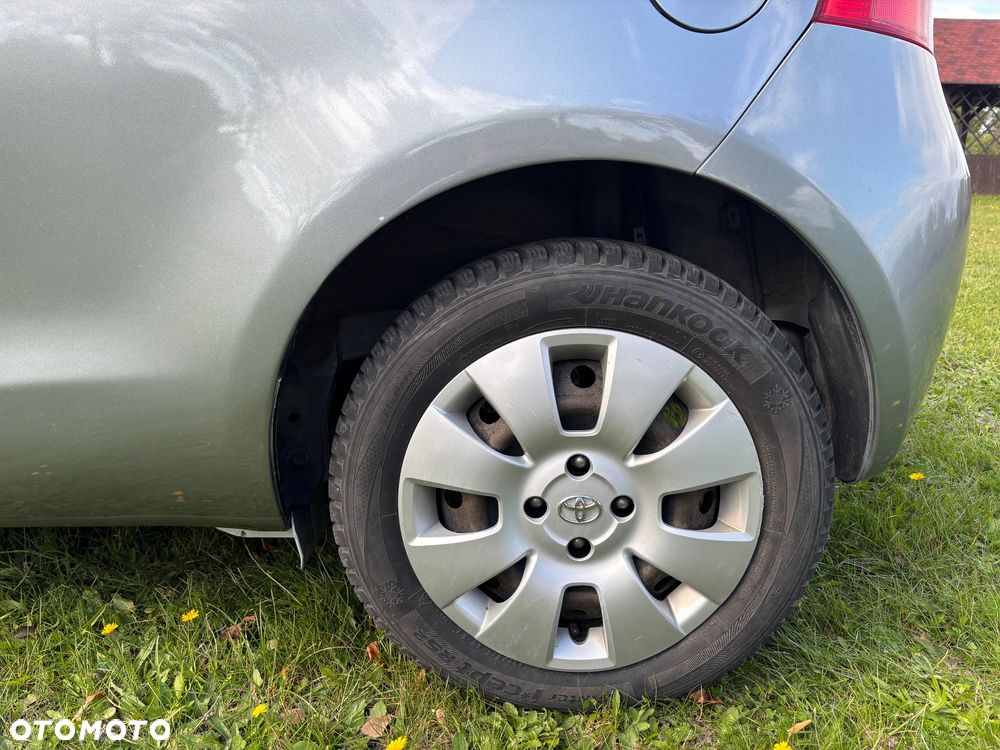 Toyota Yaris - 24