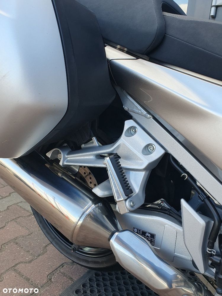 Yamaha FJR - 32