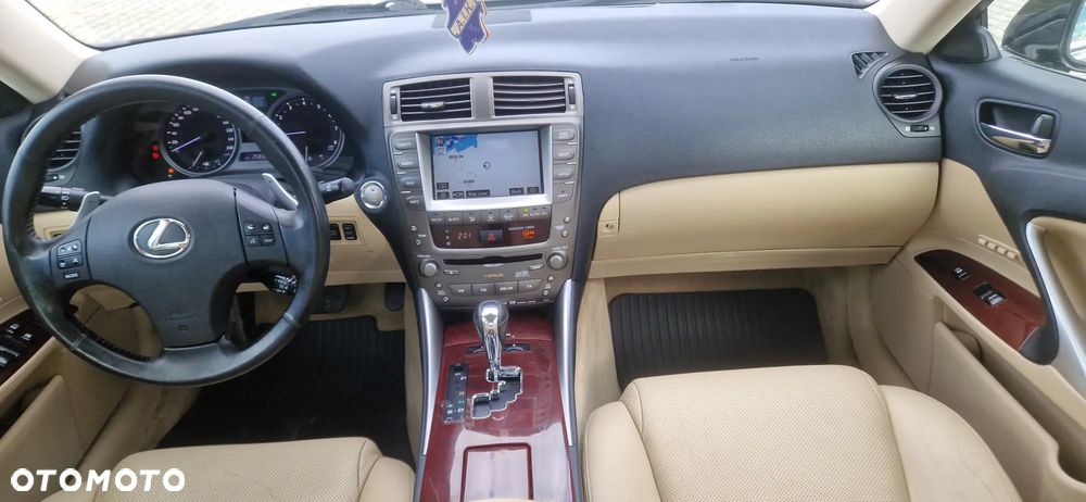 Lexus IS 250 Luxury Line - 18