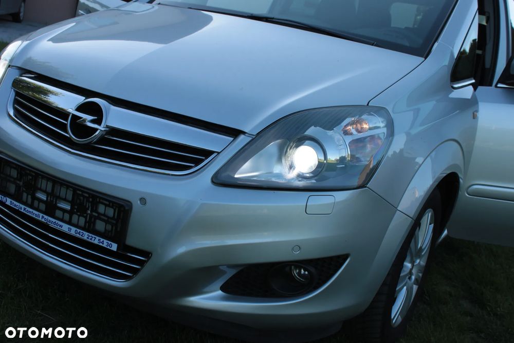 Opel Zafira - 37