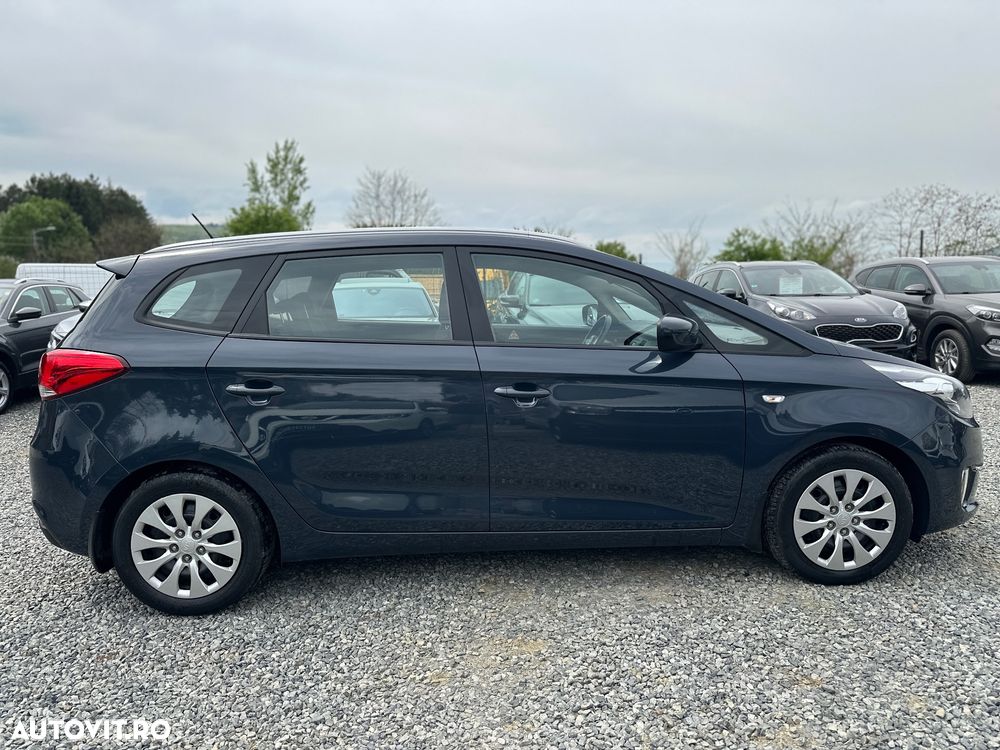 Kia Carens - 13