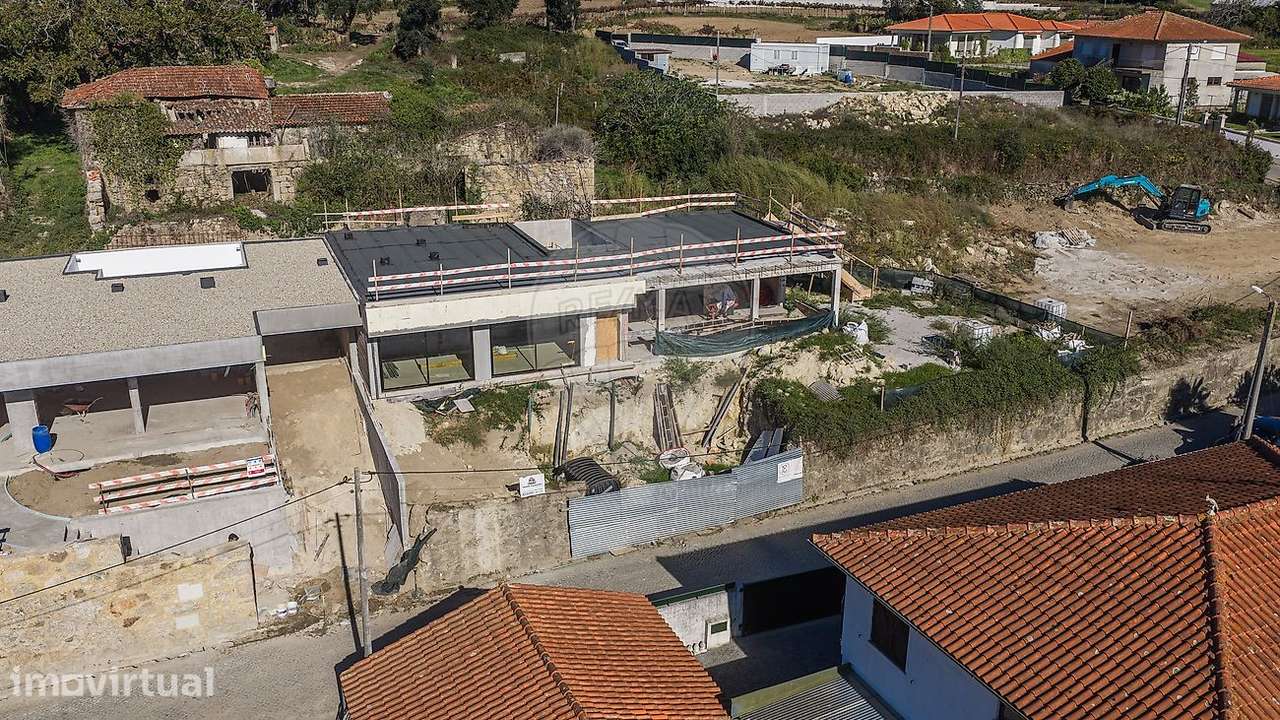 Moradia T4 para venda - Grande imagem: 2/25