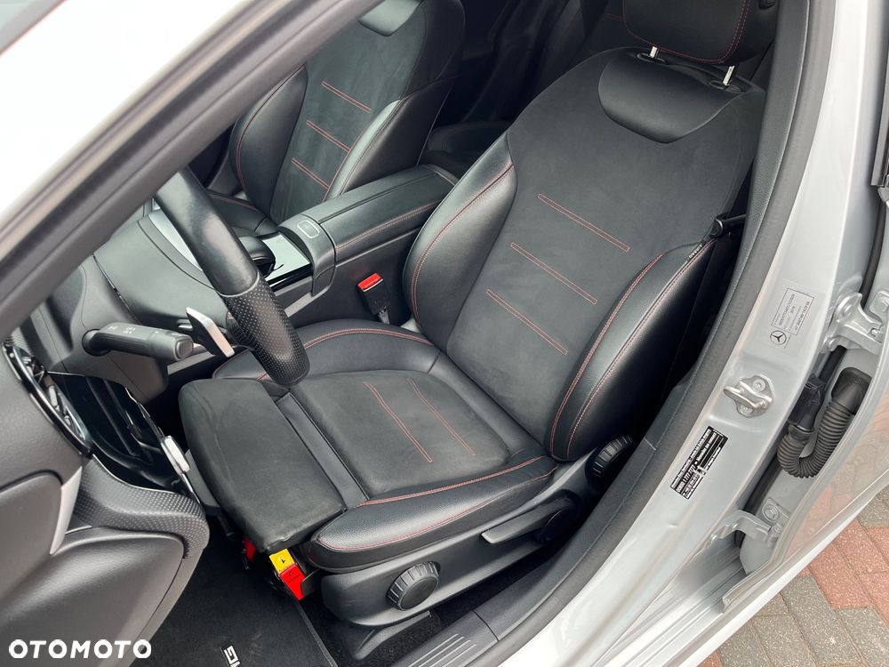 Mercedes-Benz Klasa A 220 4-Matic AMG Line 7G-DCT - 26