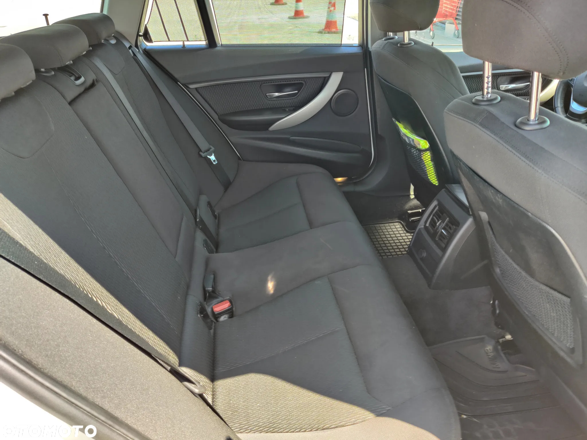 BMW Seria 3 316d Luxury Line EU6 - 32