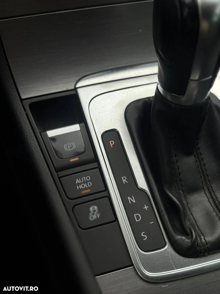 Volkswagen Passat Variant 1.6 TDI BlueMotion Technology DSG Comfortline - 38