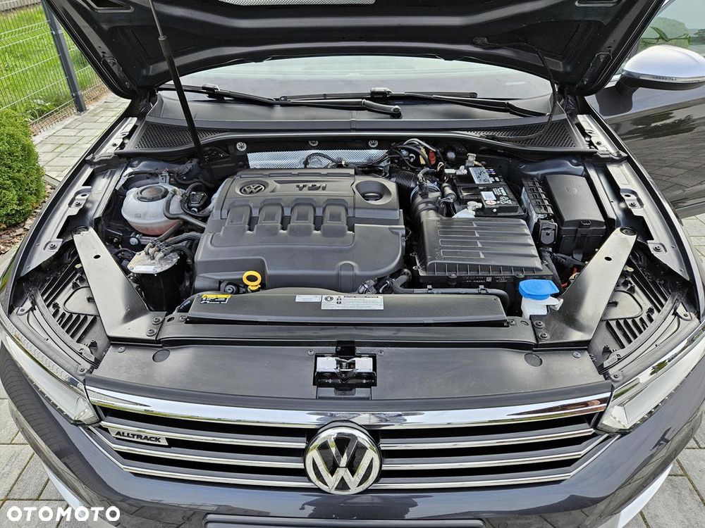 Volkswagen Passat Alltrack 2.0 TDI SCR DSG 4Motion - 36