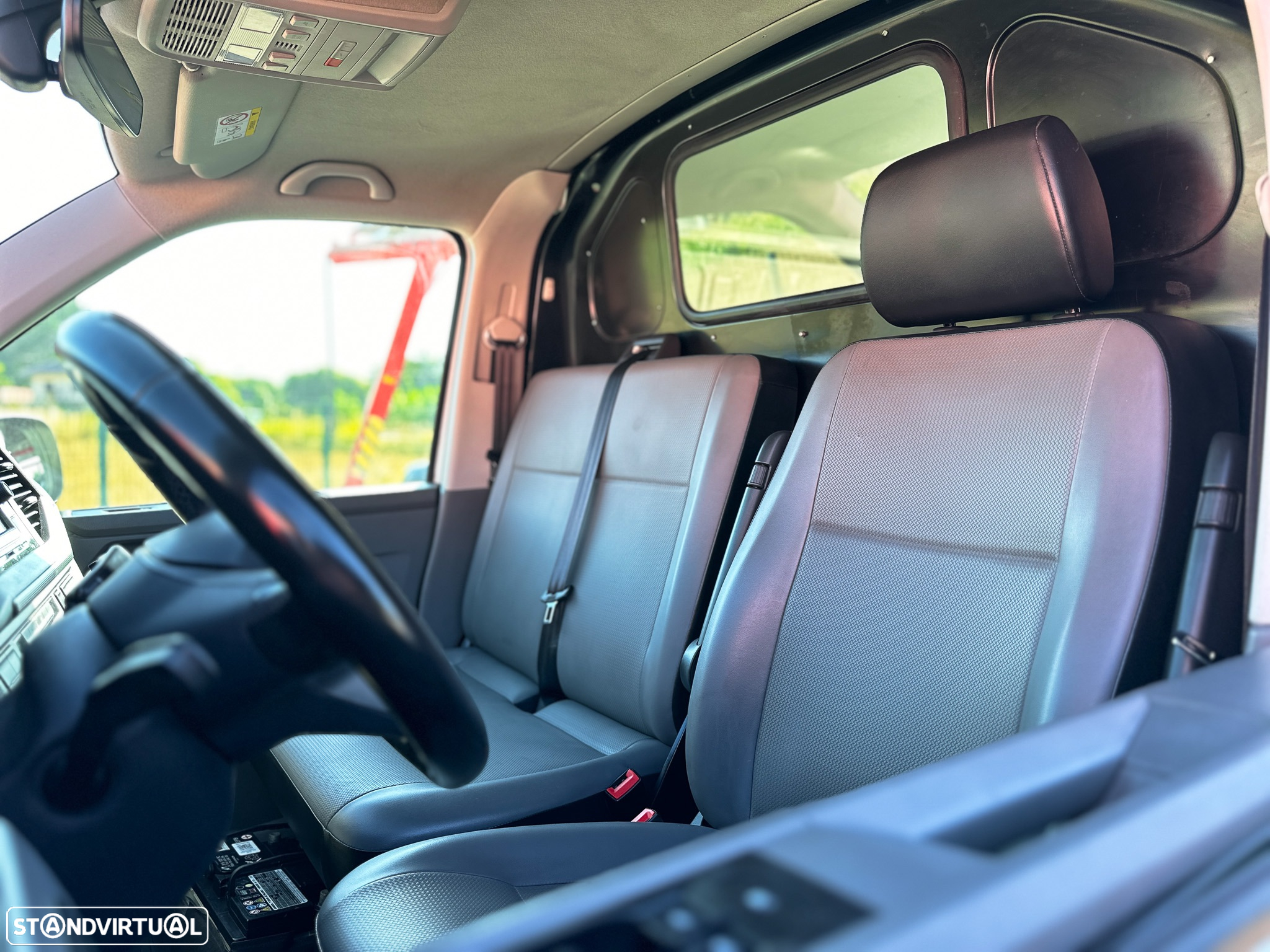 VW Transporter 2.0 TDI Longo Extra AC - 12