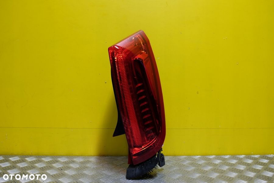 CADILLAC XTS 2013- LAMPA TYŁ TYLNA PRAWA LED USA - 1