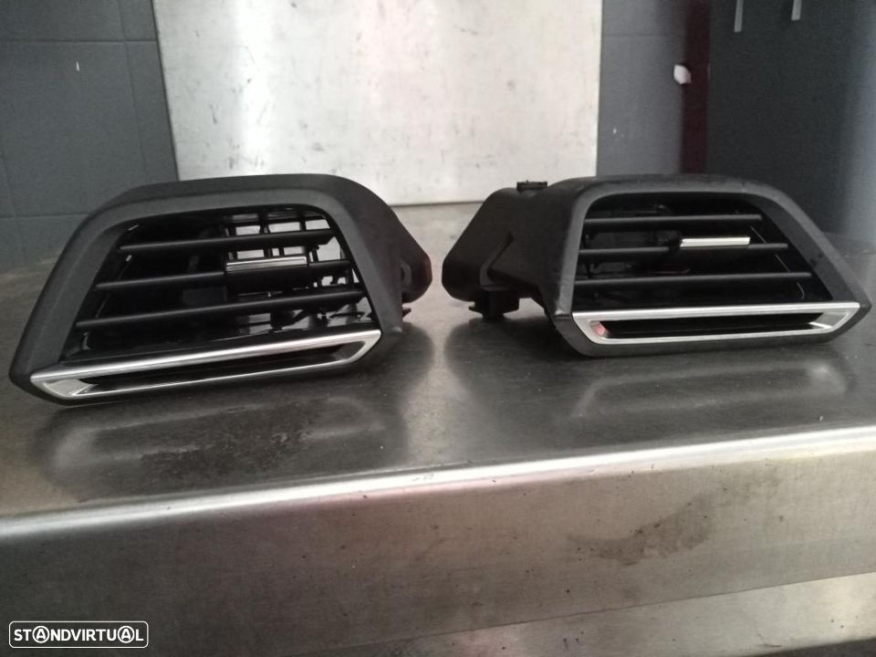 Grelhas de sofagem Peugeot 208 II - 1