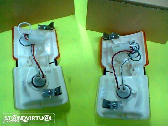 farolins frente Mitsubishi L300 caixa aberta (novos) - 2