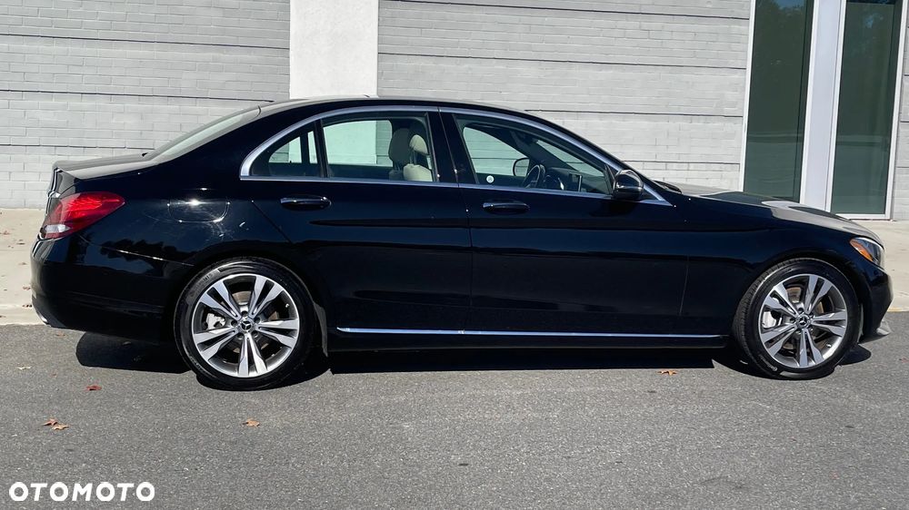 Mercedes-Benz Klasa C 300 9G-TRONIC Exclusive - 6