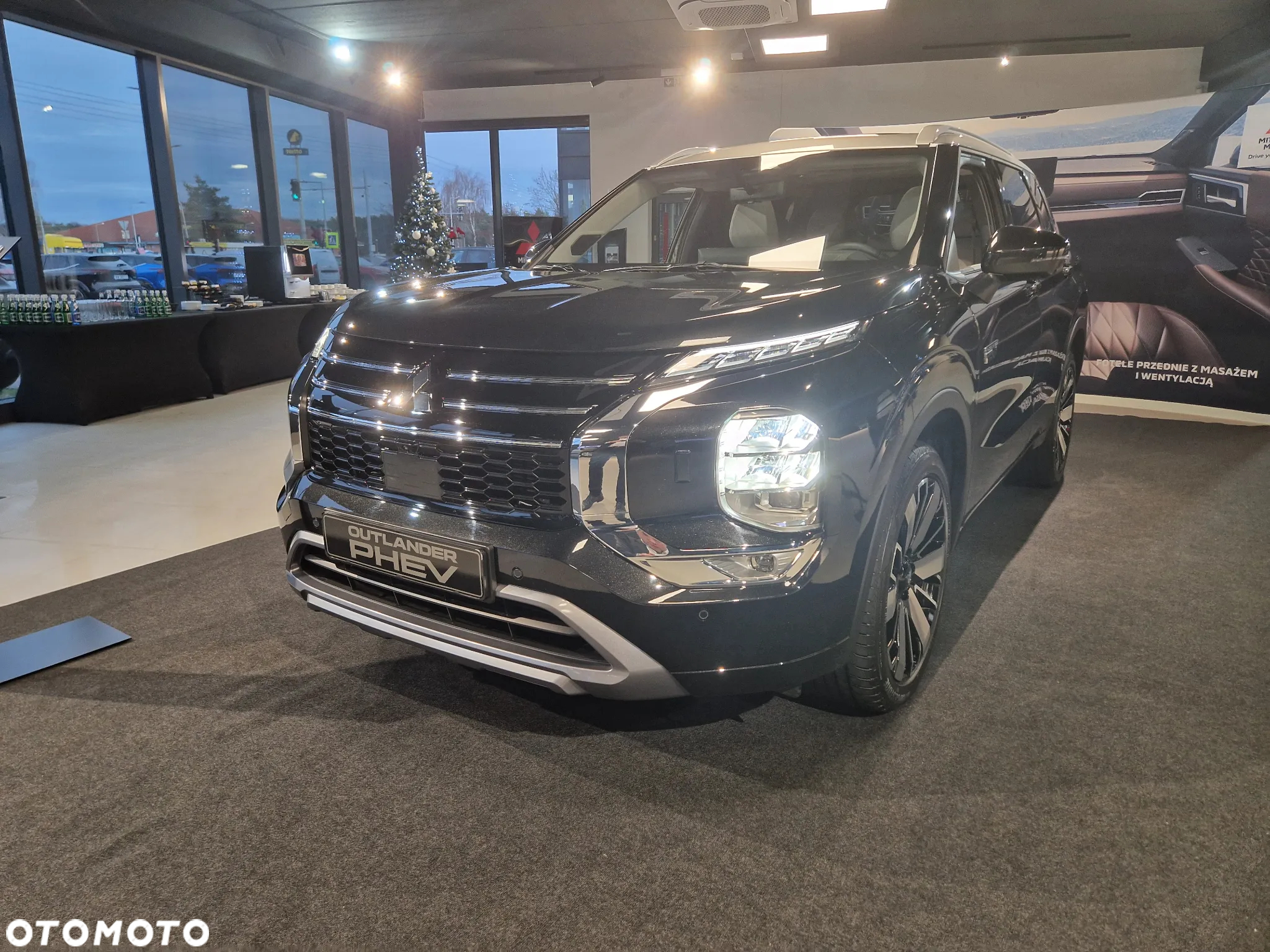 Mitsubishi Outlander - 2