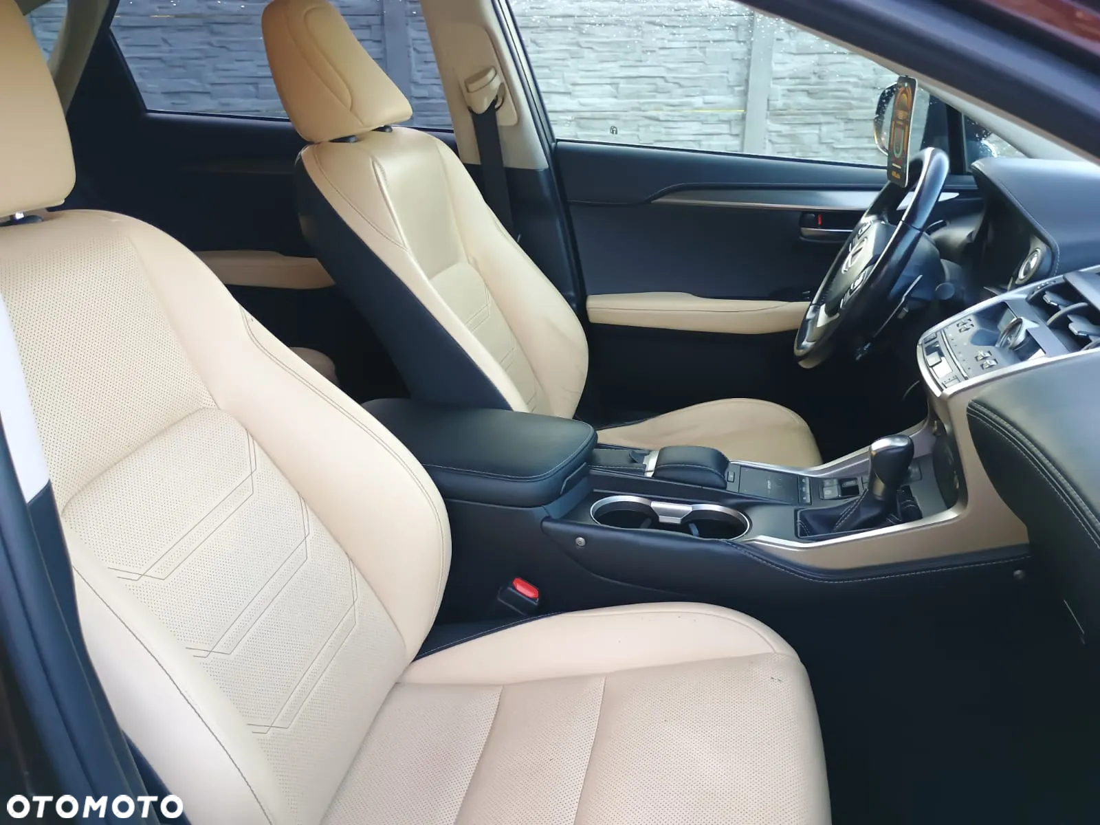 Lexus NX 300h Elegance AWD - 31