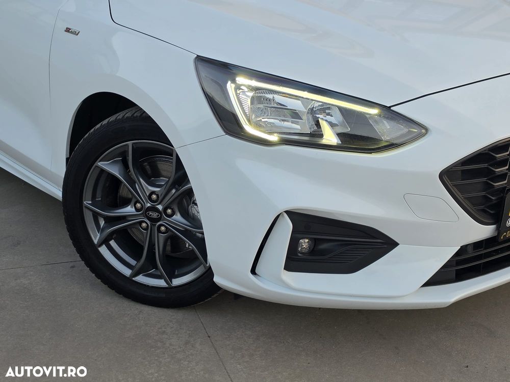 Ford Focus 1.5 EcoBoost ST-Line - 10