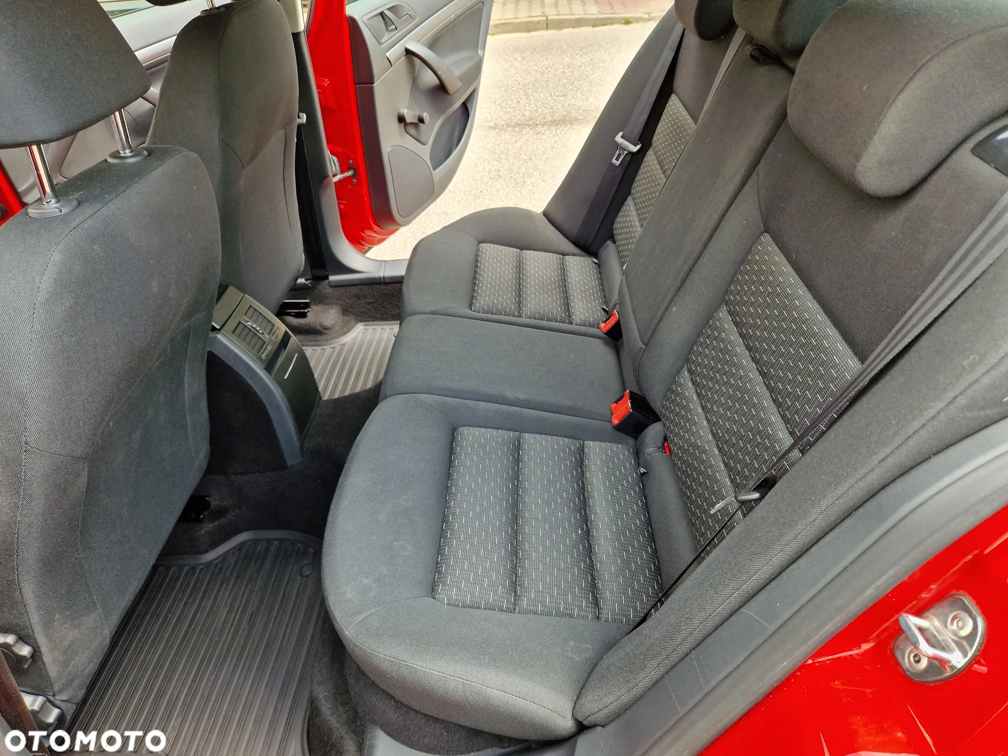 Skoda Octavia 1.6 Ambiente - 17