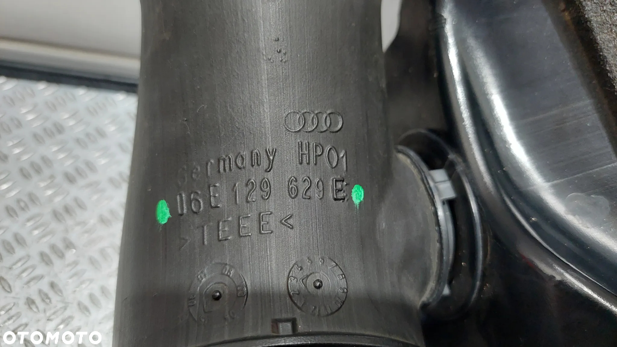 RURA DOLOTOWA PRZEWÓD POWIETRZA AUDI A6 C6 3,2 V6 FSI R2005 NR 06E129629E - 3