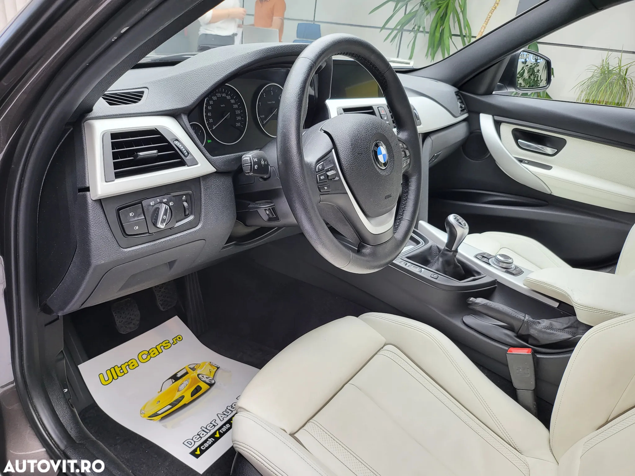 BMW Seria 3 320d Luxury Line - 16