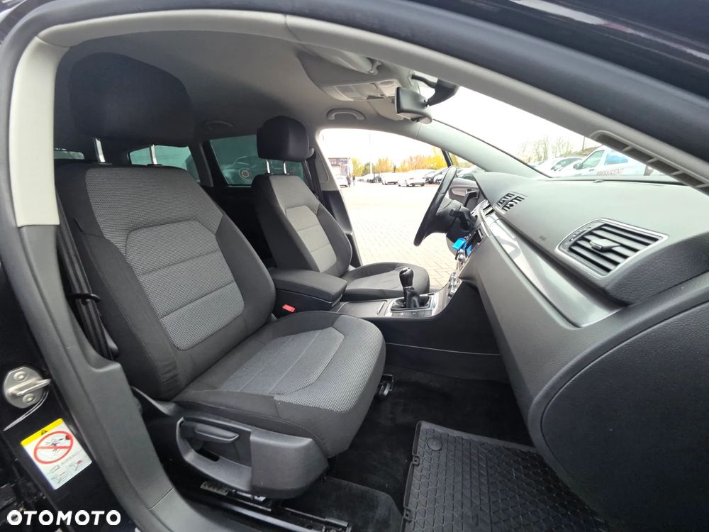 Volkswagen Passat Variant 2.0 Blue TDI SCR Comfortline - 33