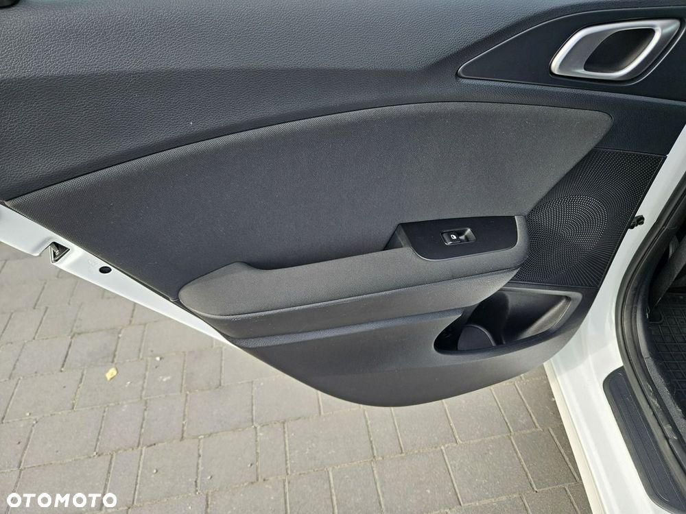 Kia Ceed - 9