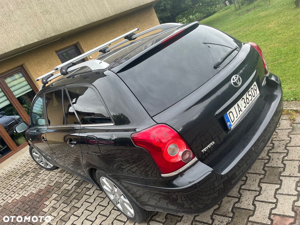 Toyota Avensis - 4
