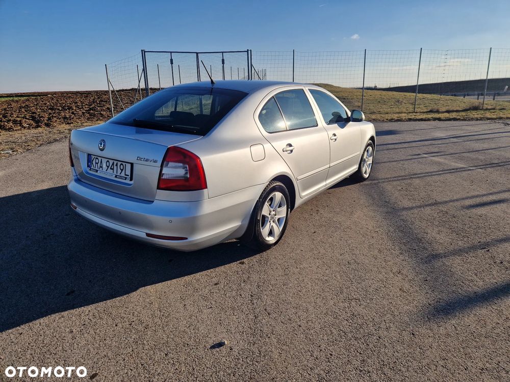 Skoda Octavia 2.0 TDI DPF Elegance - 2