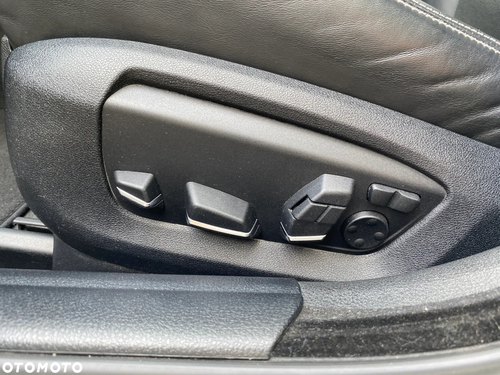 BMW Seria 5 550i - 18
