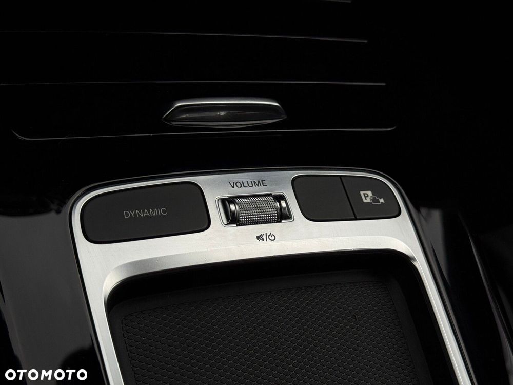 Mercedes-Benz CLA - 24