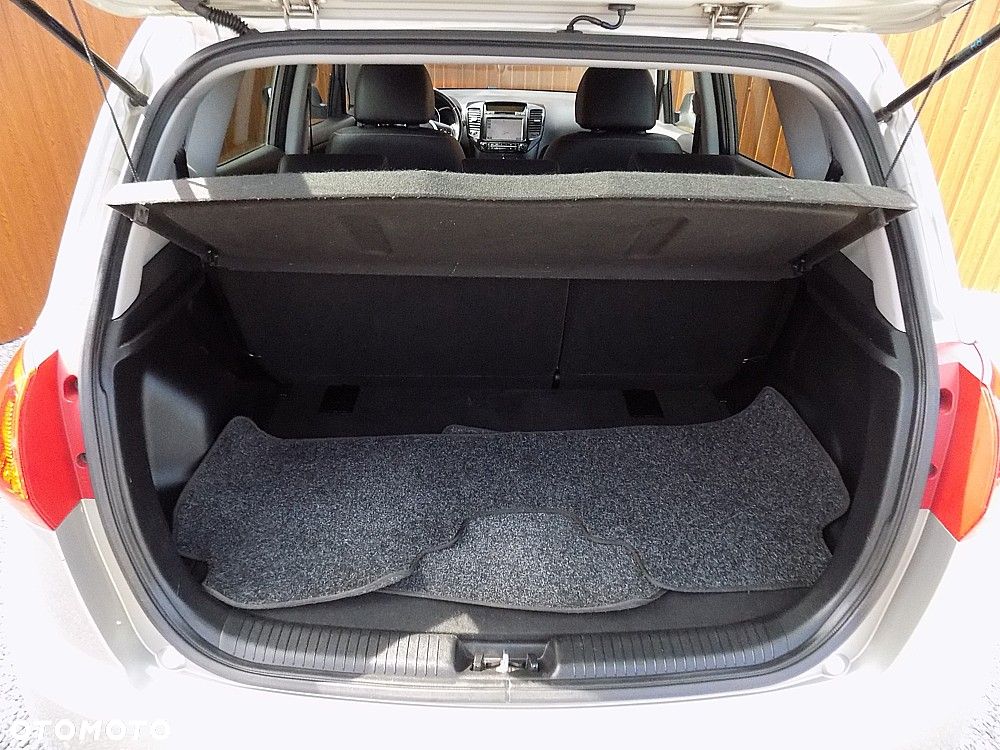 Kia Venga 1.4 CRDi 90 Vision - 17