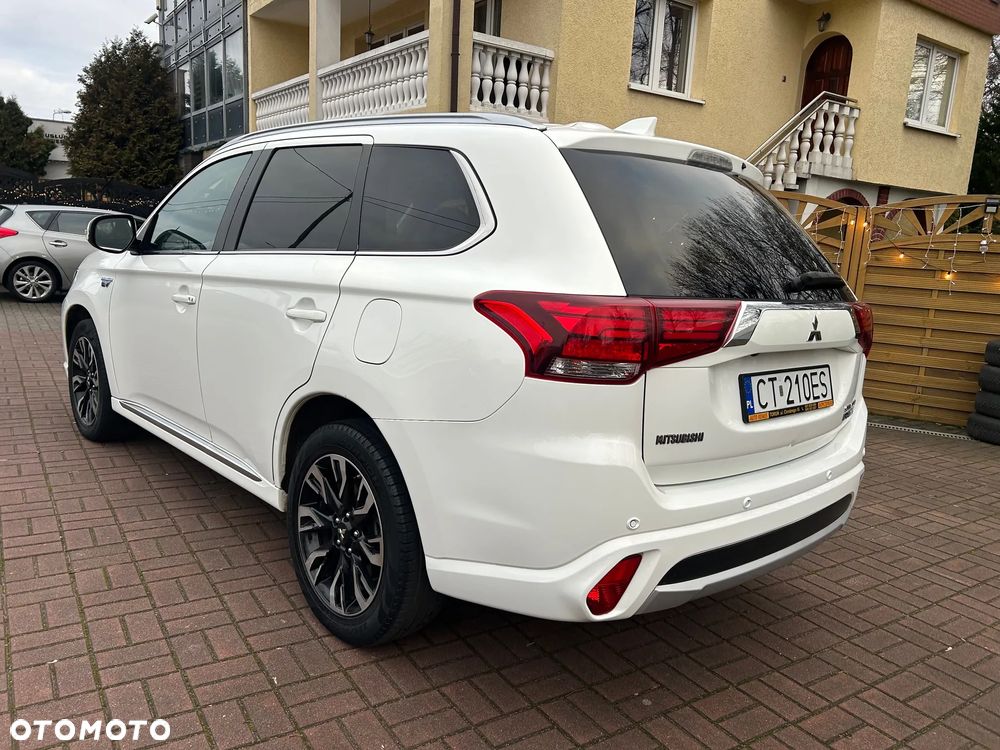 Mitsubishi Outlander 2.0 4WD Top - 19
