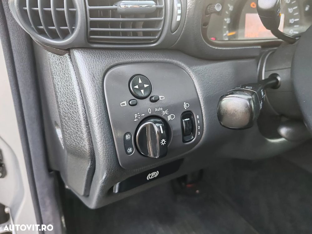 Mercedes-Benz C - 10