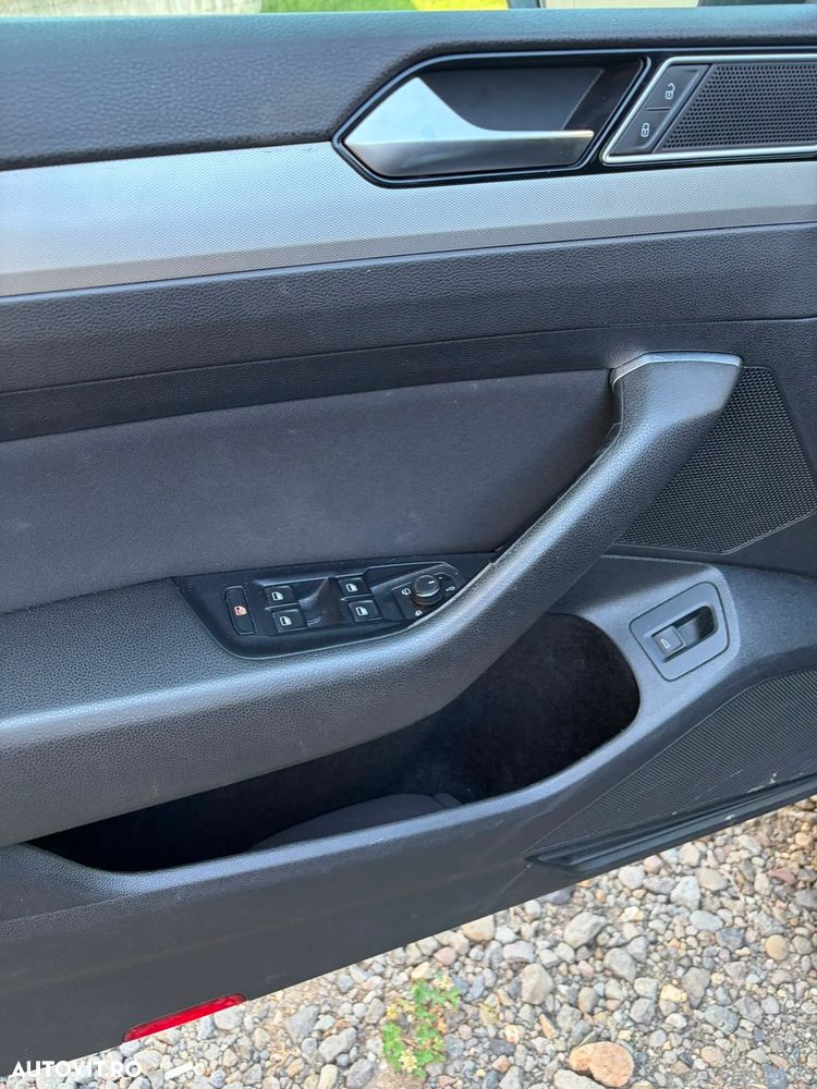 Volkswagen Passat 2.0 TDI DSG Highline - 8