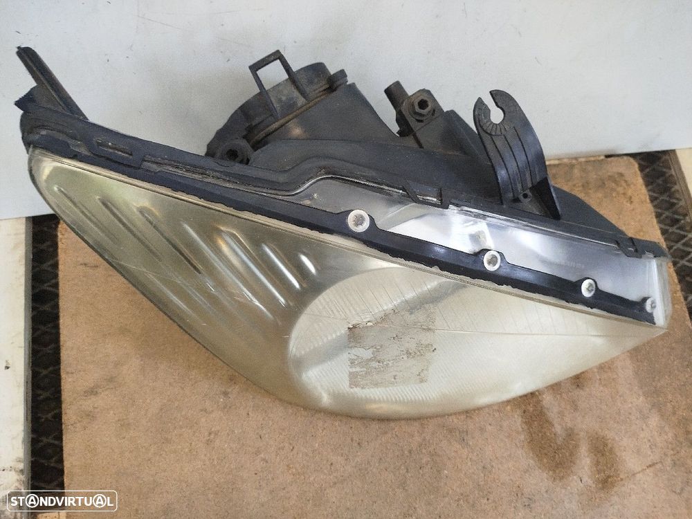 Farol/ Otica Dianteiro Dto Ford Focus Caixa/Combi (Dnw) - 2