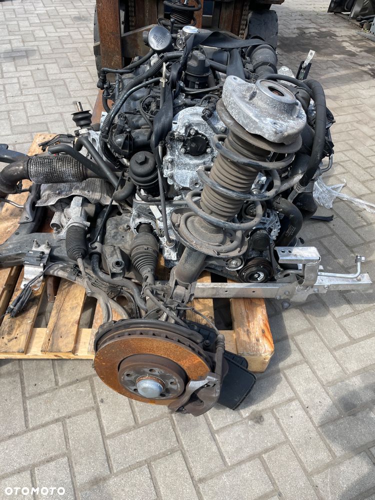 Zwrotnica amortyzator mercedes W 246   1.6 cgi lewy prawy