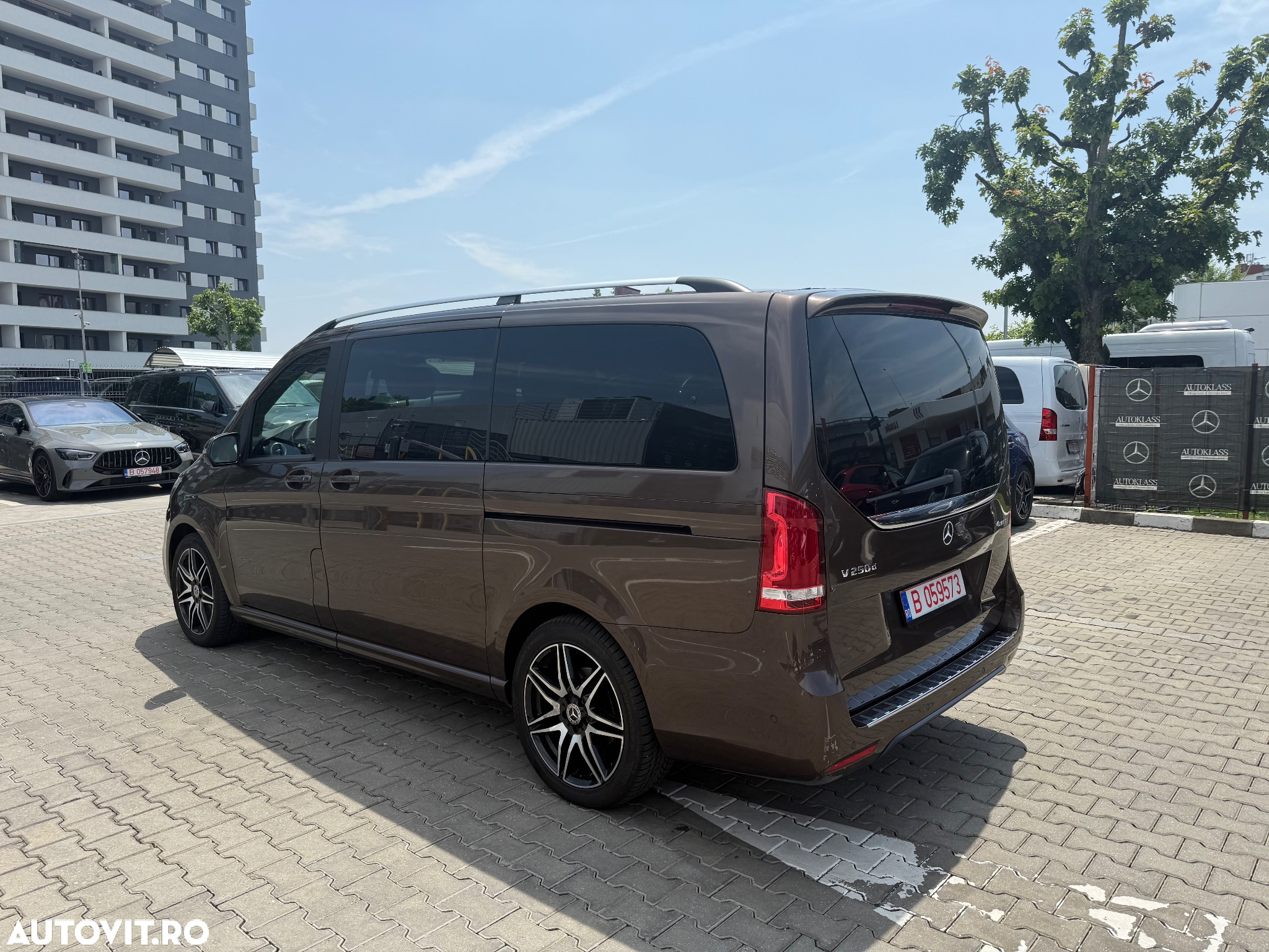 Mercedes-Benz V 250 d lang 4Matic 7G-TRONIC Exclusive Edition - 3
