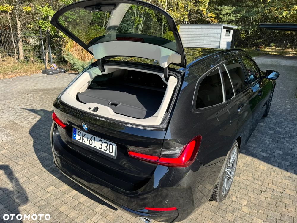 BMW Seria 3 318d Sport Line Shadow - 16