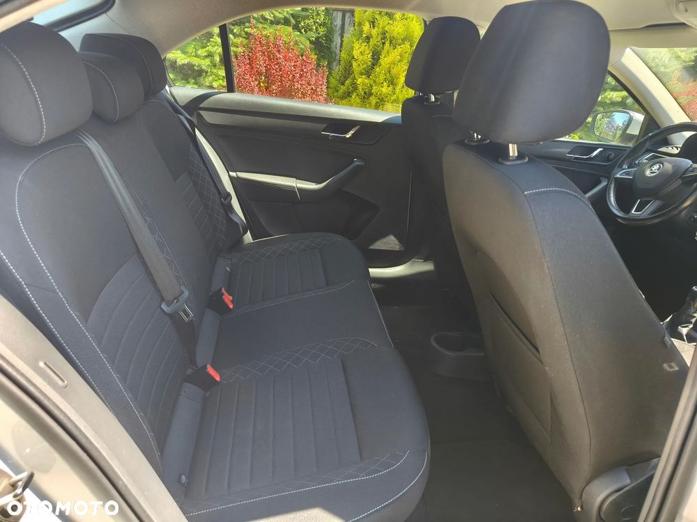 Skoda RAPID 1.6 TDI DPF Style - 8