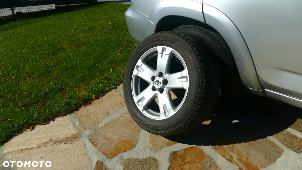 Toyota RAV4 - 11
