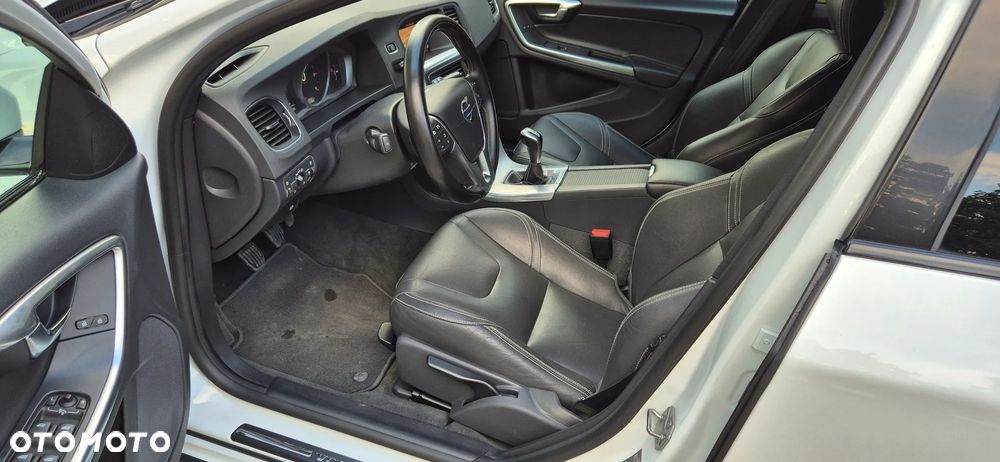 Volvo V60 D3 Momentum Core - 16