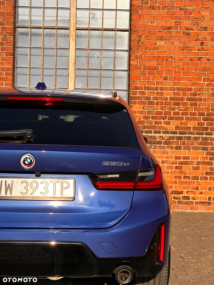 BMW Seria 3 330e Touring xDrive M Sport - 10