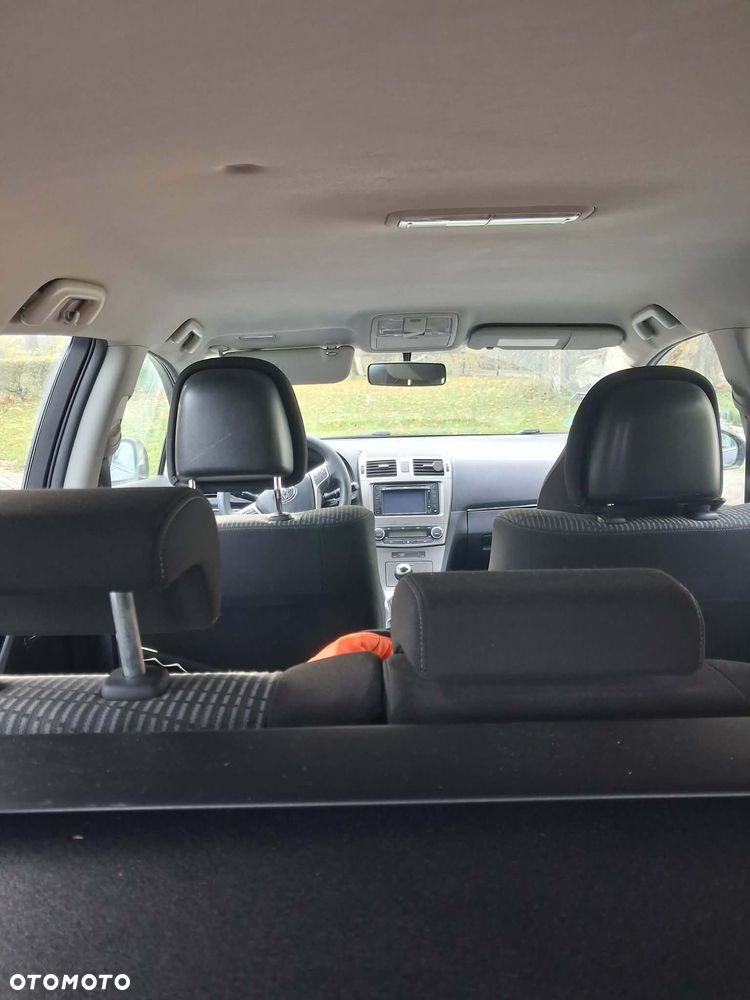 Toyota Avensis - 5