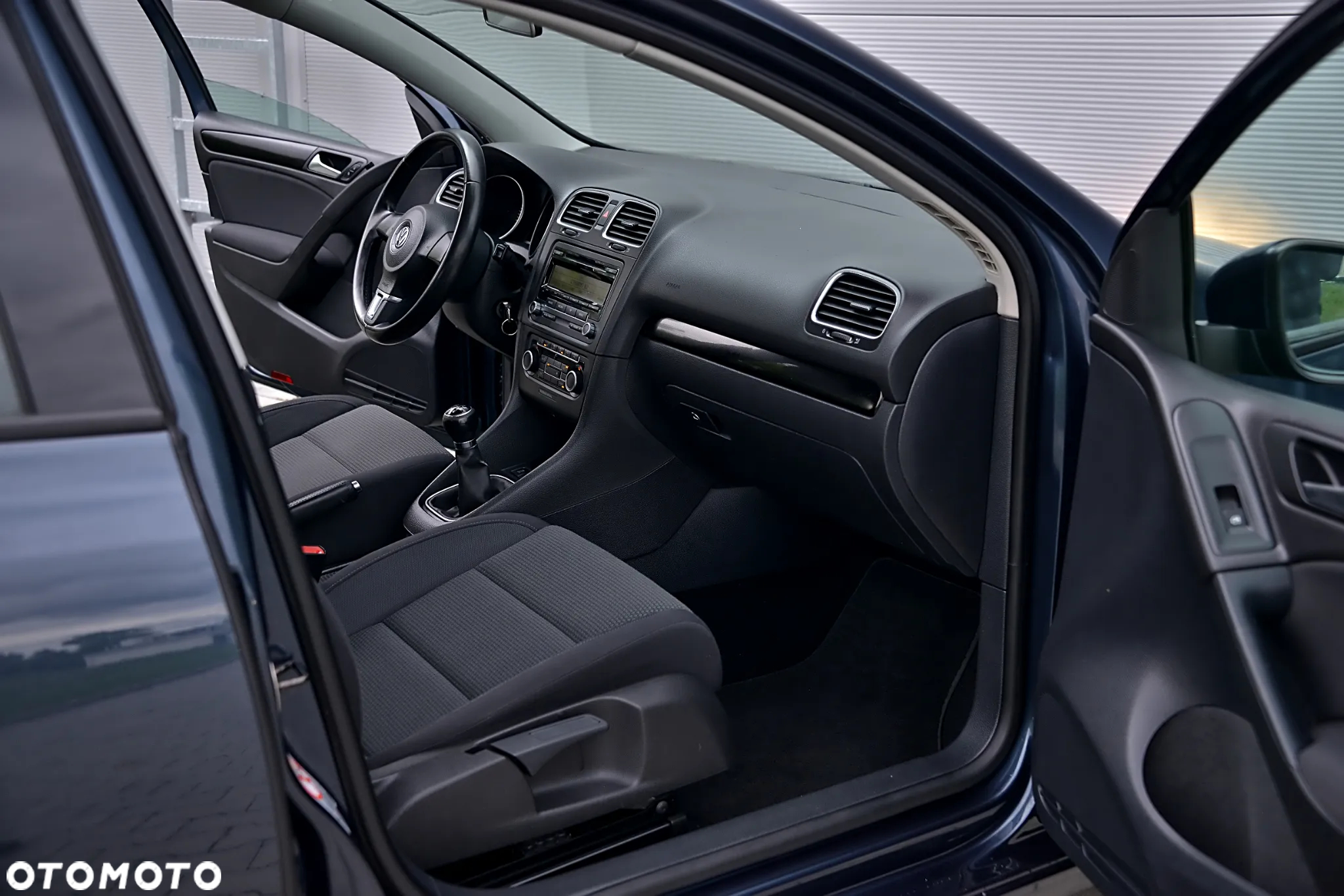 Volkswagen Golf - 28